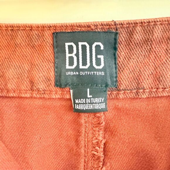 BDG Denim 100% Cotton Mini Skirt in Brick Red Snake Skin Print size Large - Picture 6 of 10